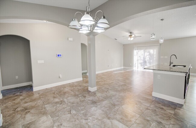 Building Photo - 181 Willow Dr
