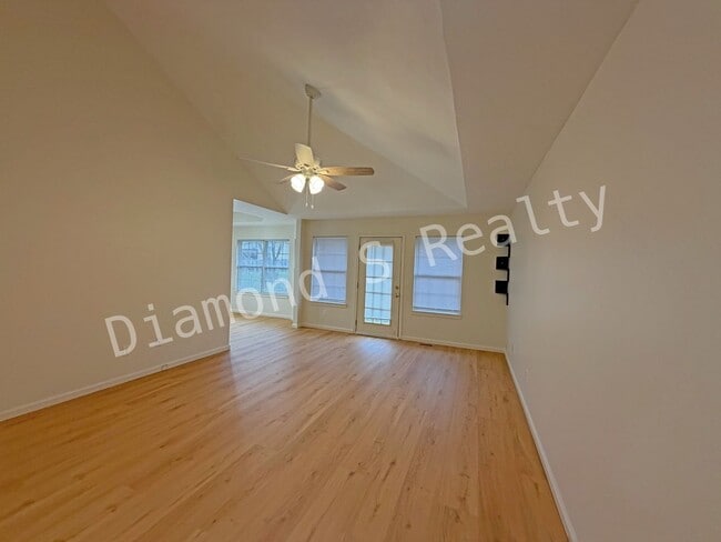 Foto del edificio - 2 Bedroom Duplex in Nixa Available!!