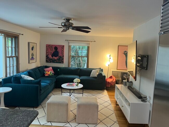 Foto del edificio - 8512 Irvington Ave