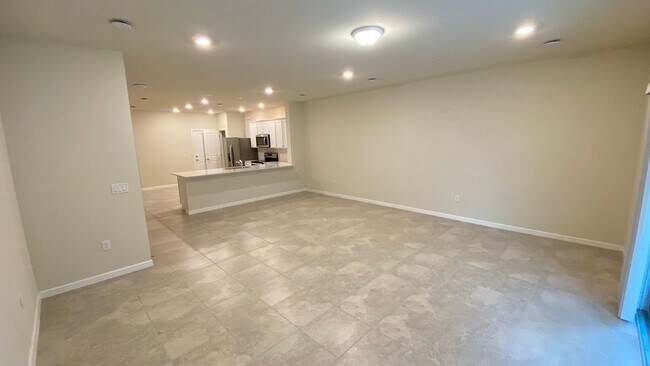 Building Photo - Move In Special! 3 Bedroom, 2.5 Bath Town ...