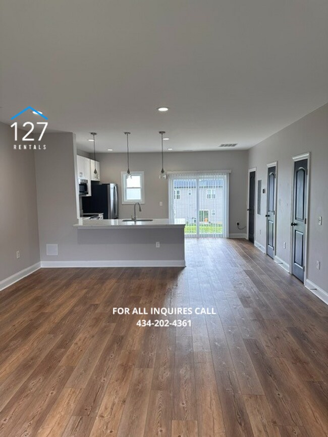 Foto del edificio - Modern 3-Bedroom Townhome in the Heart of ...