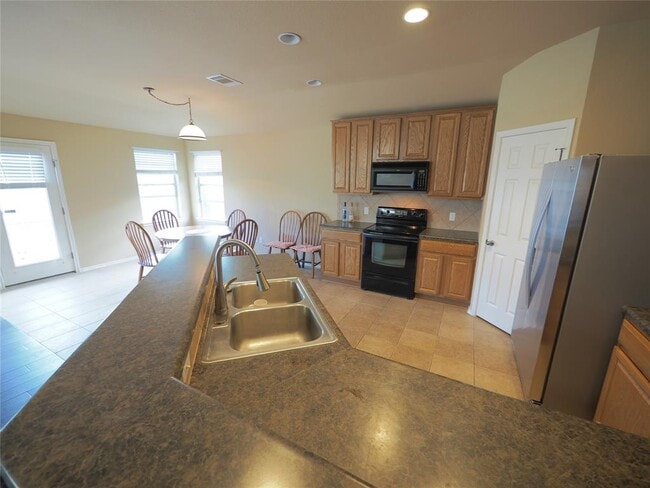 Building Photo - 7800 Little Deer Trail