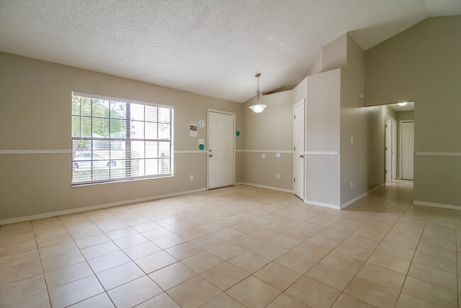 Foto del edificio - 9619 Bandelier Dr