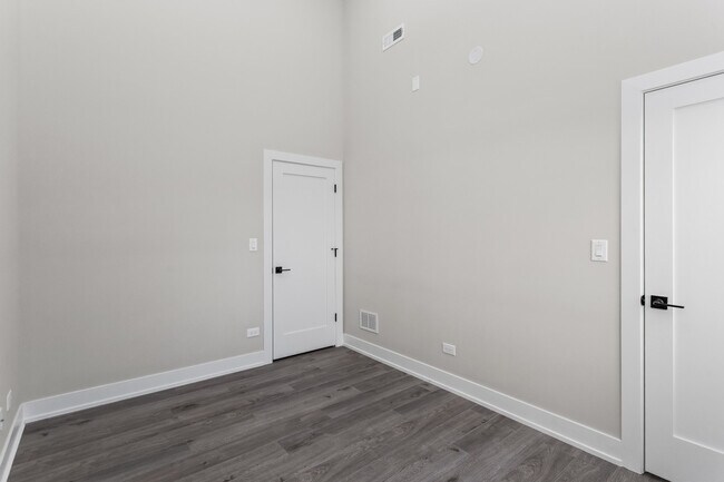 Foto del edificio - 3214 W Lawrence Ave