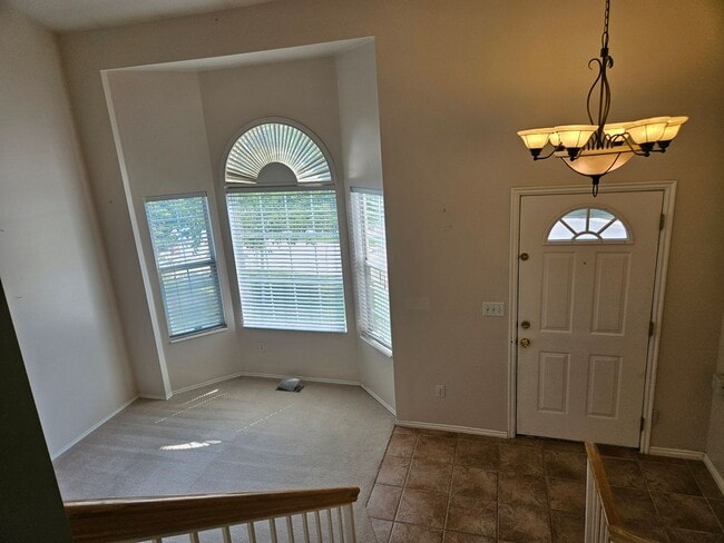 Building Photo - Beautiful 3 Bedroom/2.5 Bathroom in Midvale