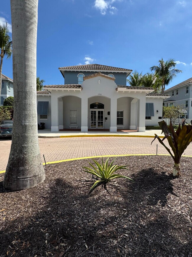 Building Photo - 1241 Via de Fossi