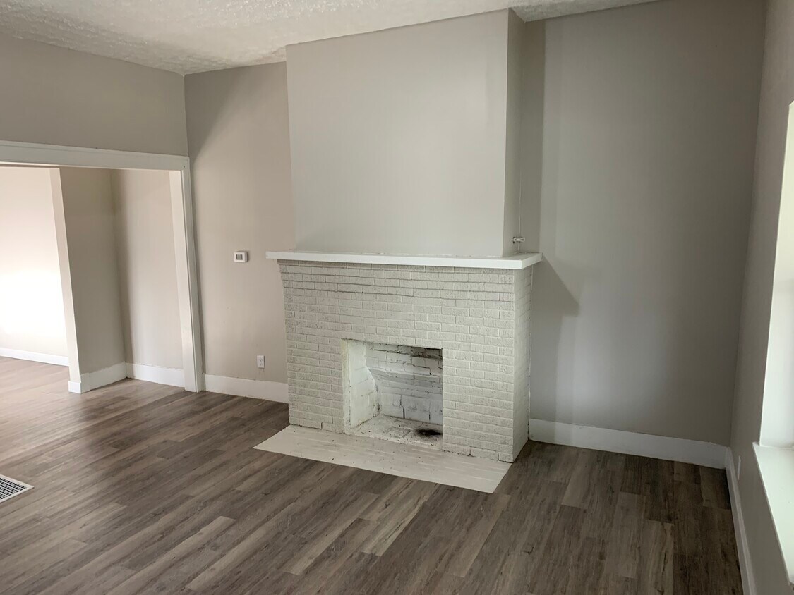Primary Photo - 311 E Superior St