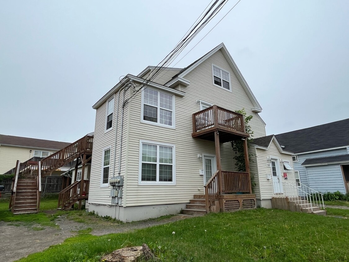 Building Photo - 152 Wesley St