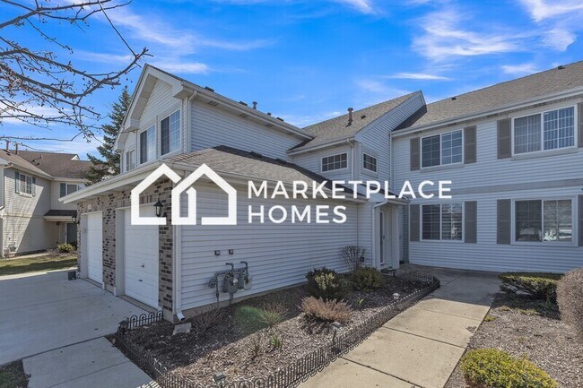 Foto del edificio - 240 Camel Bend Ct