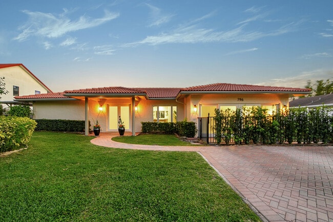 Building Photo - 796 Avocet Rd