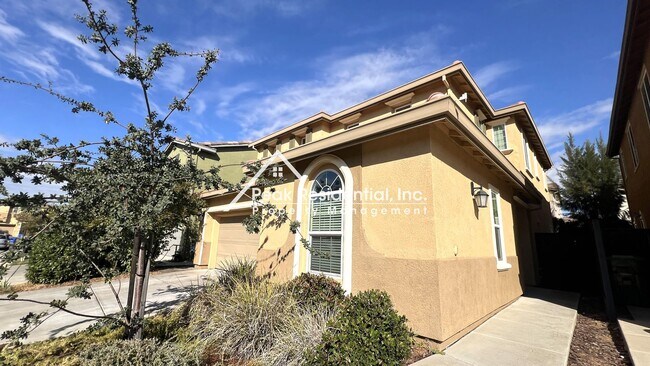 Foto del edificio - Beautiful 4bd/3.5ba Elk Grove Home