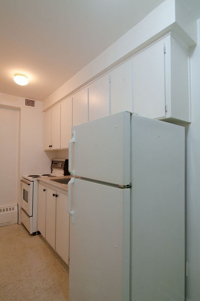 Building Photo - 3460 Rue Durocher