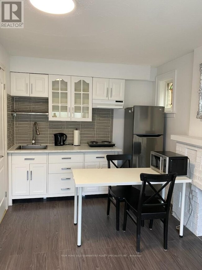 Photo du bâtiment - 2518 Lake Shore Blvd W