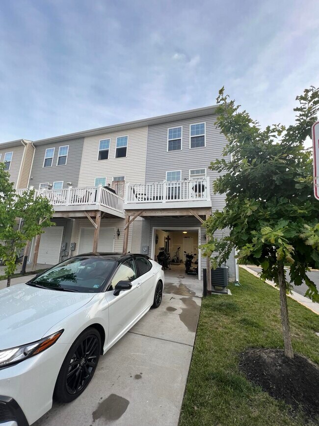 Foto del edificio - 1750 Featherstone Rd