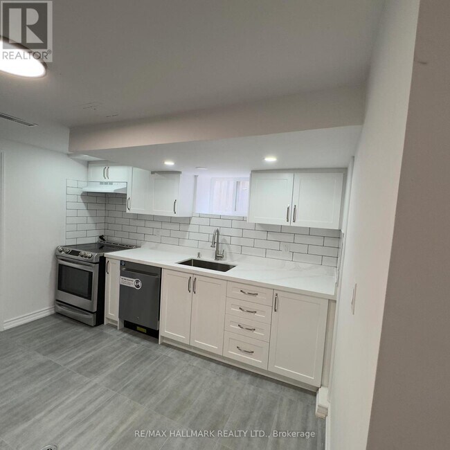 Photo du bâtiment - 63 Hiscock Blvd