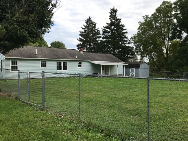 Building Photo - 4799 Middle Settlement Rd