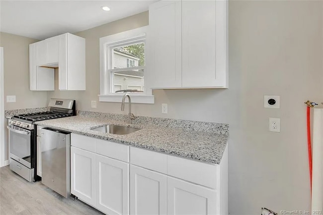 Building Photo - 51 Mill St