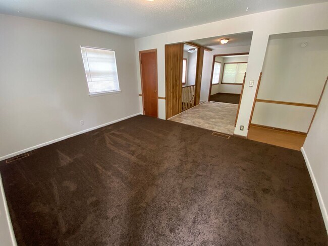 Building Photo - Tarrant