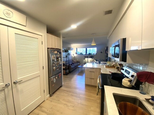 Building Photo - 9 Soden St