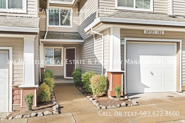 Foto del edificio - Beautiful 3BR Townhome in Tigard – Private...