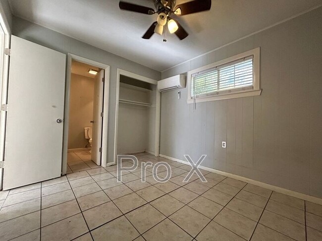 Building Photo - 6474 Nicole Ln