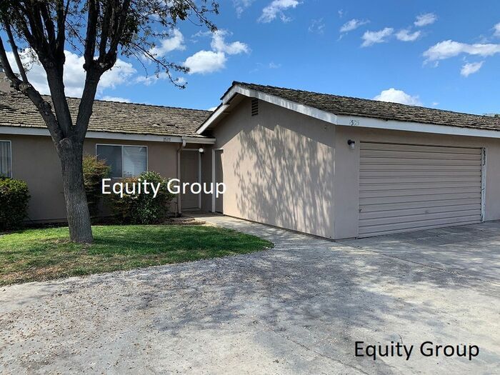 Foto principal - 2 Bedroom, 1 Bath available in Tulare!