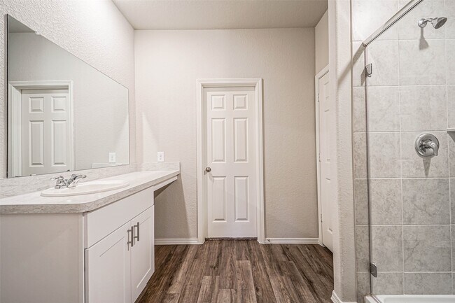 Foto del edificio - 1903 Brushy Cedar Ct