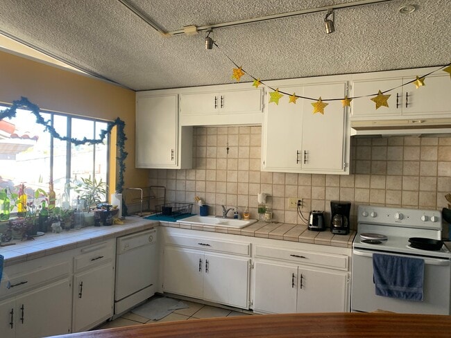 Photo - 1111 Cypress Ave Apartment