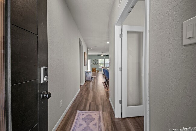 Foto del edificio - 13044 Louberg Vly