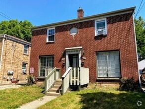 Building Photo - 853 Ballard St SE