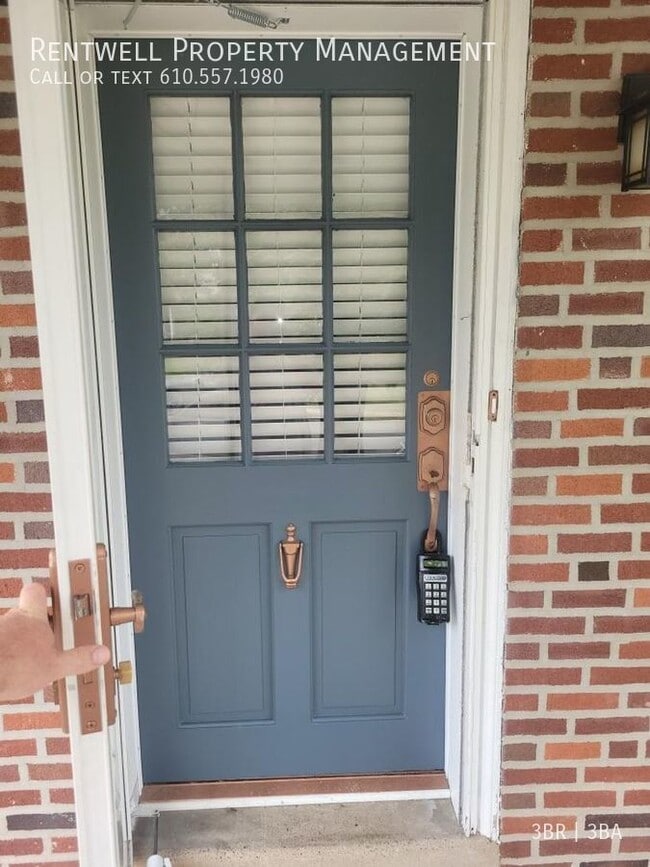 Building Photo - 3BR 2.5 Bath Home in Drexel Hill, PA Avail...