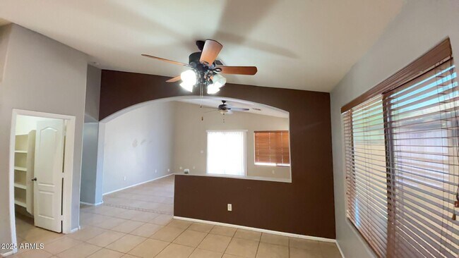 Building Photo - 8036 N 56th Ln