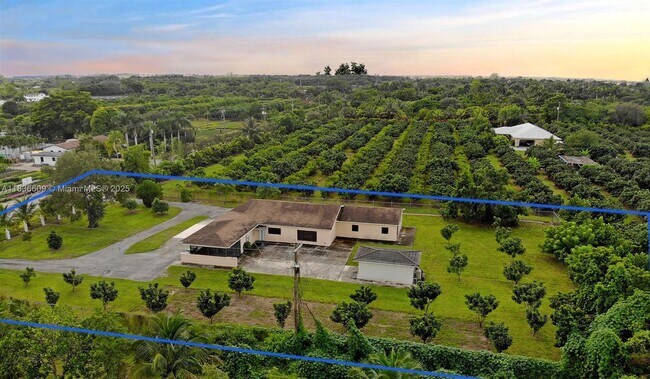 Foto del edificio - 25600 SW 157th Ave