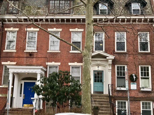 Foto del edificio - 256 Bradley St