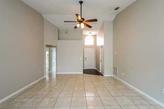 Building Photo - 117 Lookout Dr