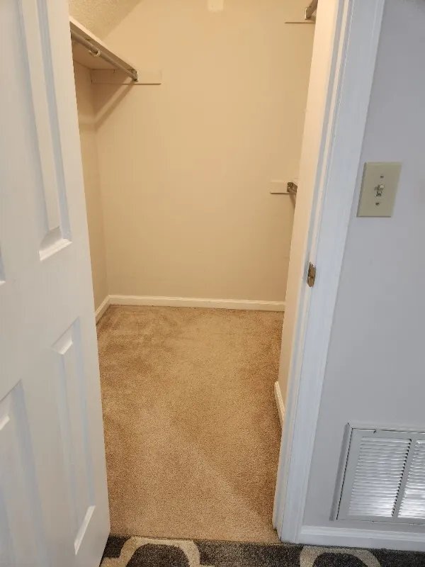 Foto del edificio - 2503 E Lakeview Dr