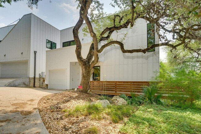 Foto del edificio - 1208 Woodland Ave