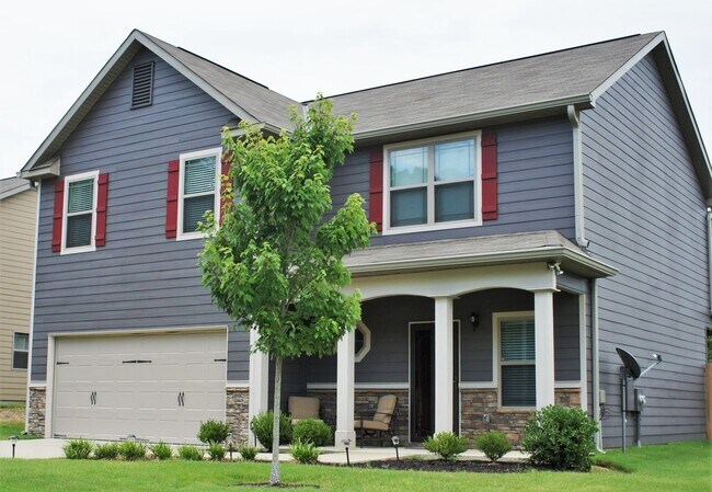 Building Photo - Beautiful Oasis in Columbus (Pending Appli...
