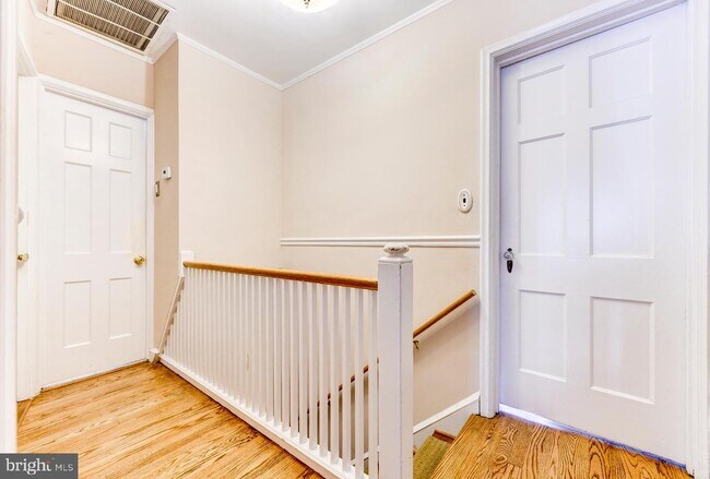 Building Photo - 4421 Volta Pl NW