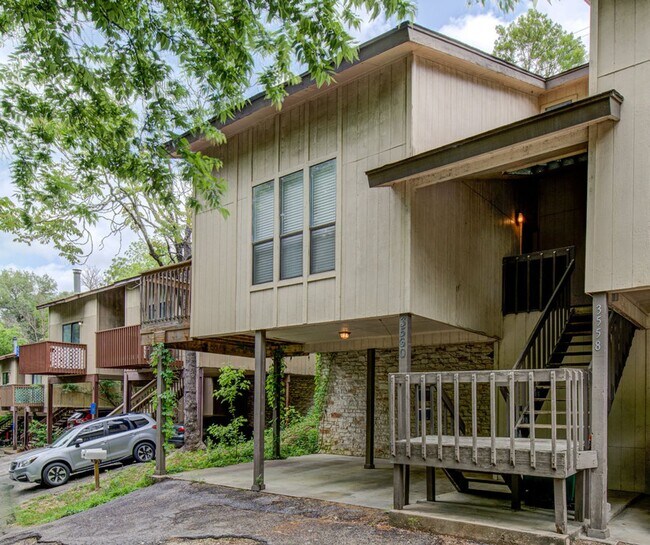 Building Photo - 3558-3560 Ranch Road 2222