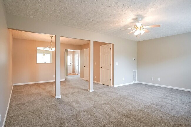 Foto del edificio - 216 Meadowlark Pl
