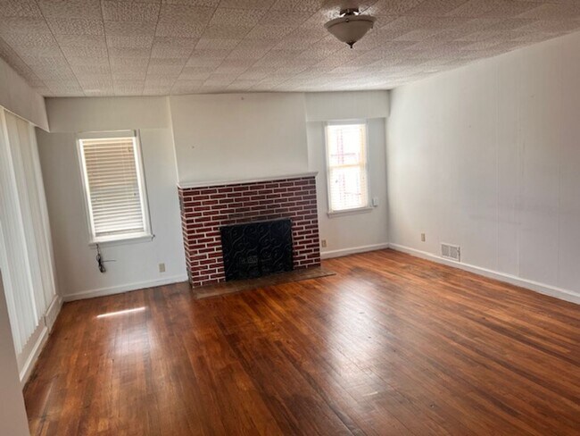 Building Photo - 112 S 100 E