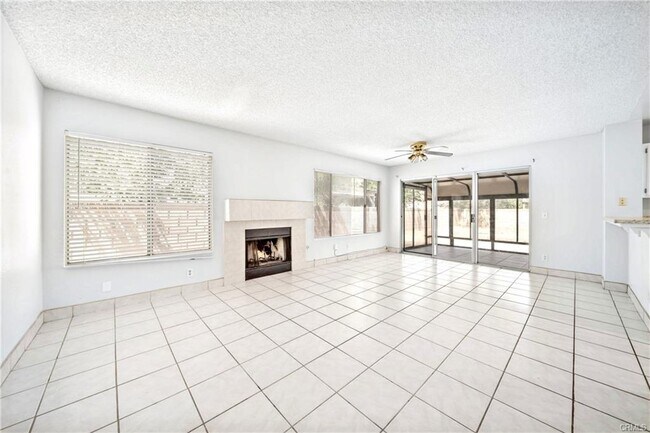 Building Photo - 771 W Ave E