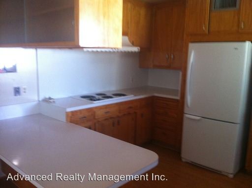 Building Photo - 405 Maple St