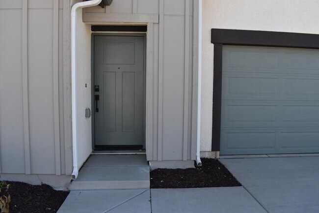 Building Photo - 4053 Barona Creek Court