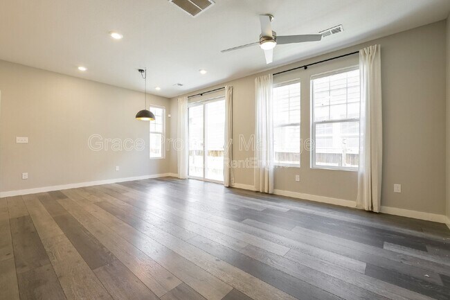 Foto del edificio - 7584 S Winnipeg Ct