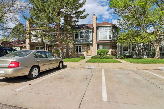 Foto del edificio - 2 Bedroom Townhome in Lakewood