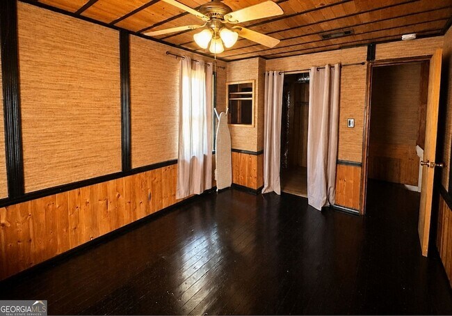 Foto del edificio - 6285 Pond St