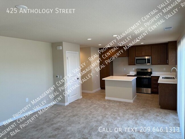 Building Photo - Brand New 3 Bedroom 2.5 Bathroom Home - Tu...