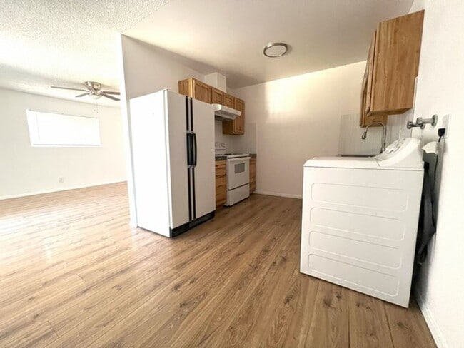 Building Photo - Central Reno Two Bedroom Duplex with La...